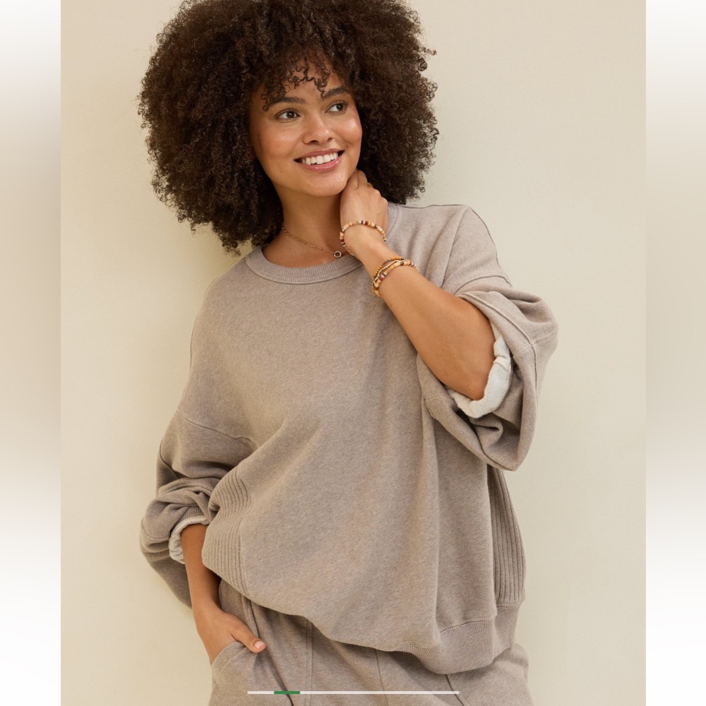 Aerie Tres Chic sweatshirt - Picture 4 of 8